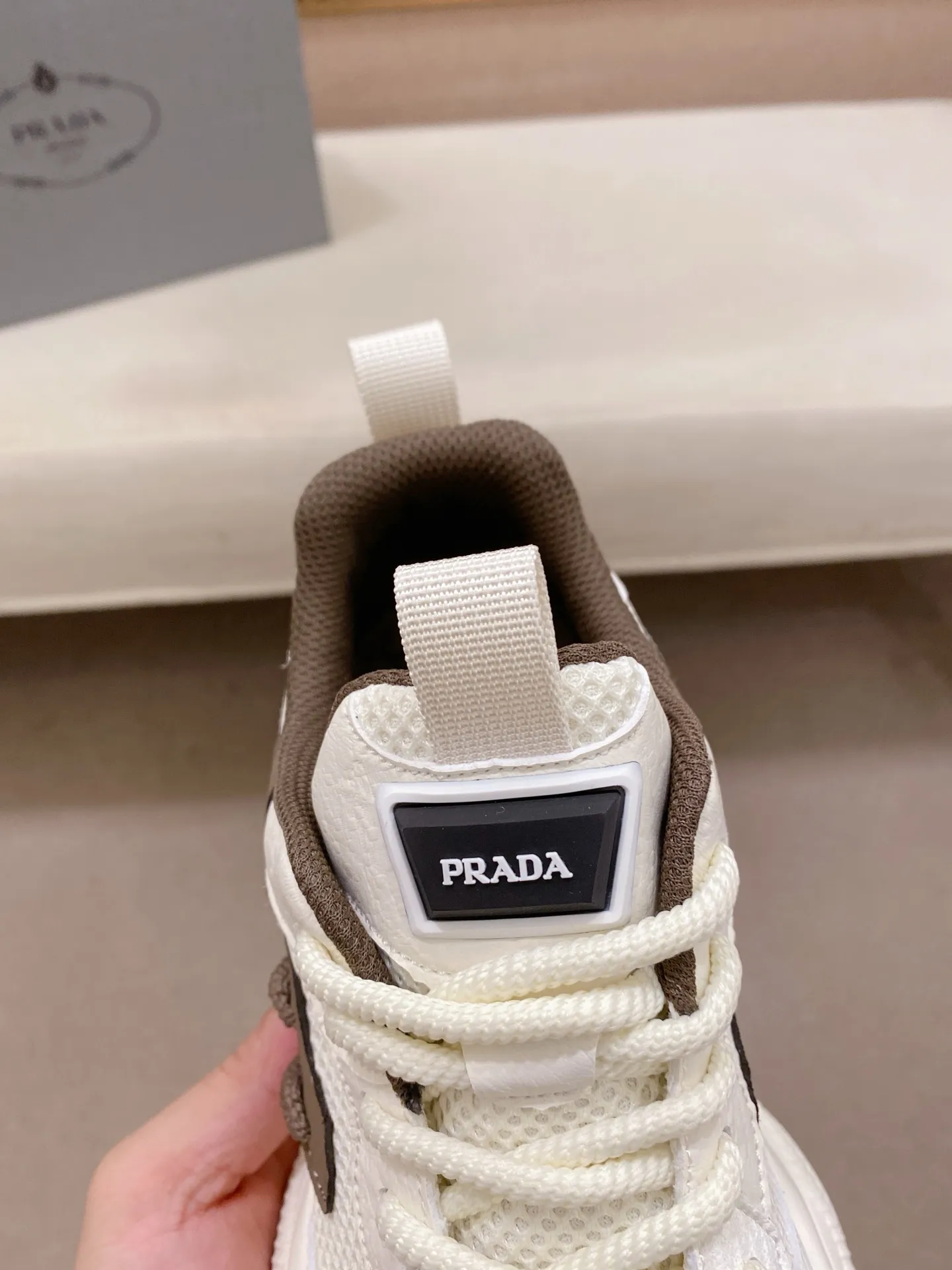 Men's shoes 💰: 462💰 [Prada～Prada] Trendy new styles are on the market. Same style as the official website. Counter quality. Original version. [Strong] [Strong] Imported selected first-layer cowhide. Comfortable and breathable sheepskin lining, fine workmanship, upper layer made of 100% pure cowhide, original last shape, comfortable on the feet, shoe sizes 38 to 44